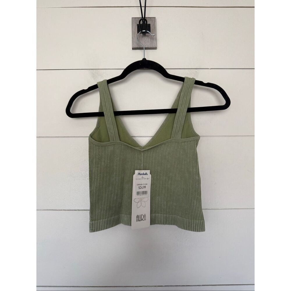 Aura Women’s Medium Green Ribbed Crop Top New - Picture 2 of 5